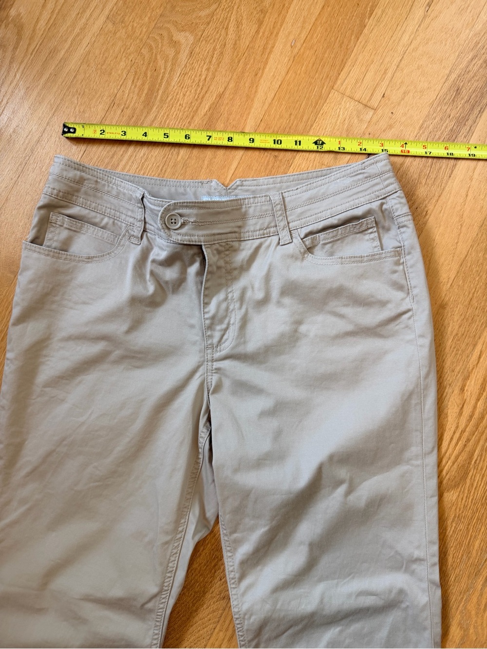 Ladies Size 1.5 Short "Chico's" Light Beige Chinos - Flared Leg GUC - Picture 3 of 7